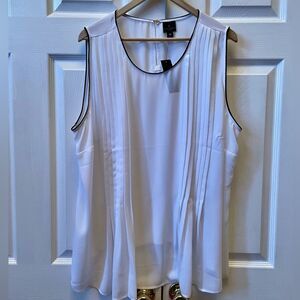 Worthington Ivory Sleeveless Blouse with Dark Edging